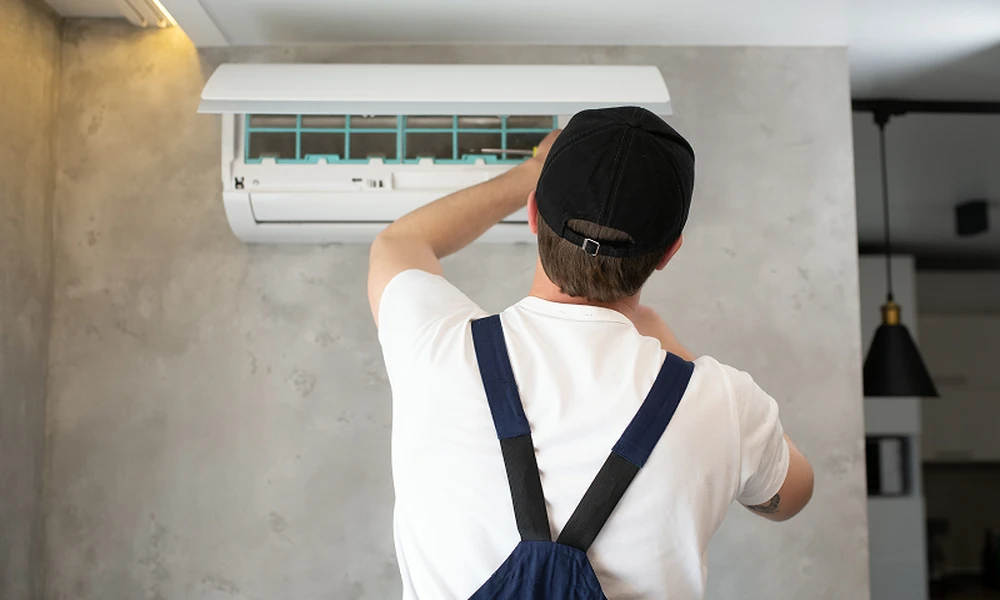 4 Critical Quality Benchmarks Separating a Freelance Tech from an Aircon Specialist in Singapore